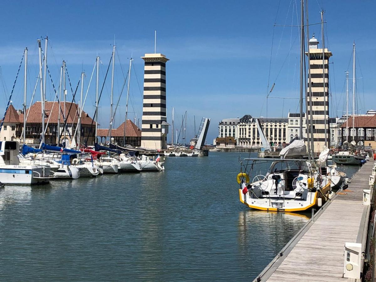 Cote Plage - Magnifique Appartement De Charme A Trouville Sur Mer - Linge - Lit Fait - Parking - Wifi - Classe Par L'Office Du Tourisme Exterior foto